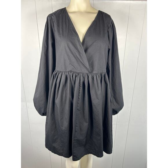 ASOS DESIGN Curve cotton v-neck mini smock dress in black Size 8 - Picture 2 of 9